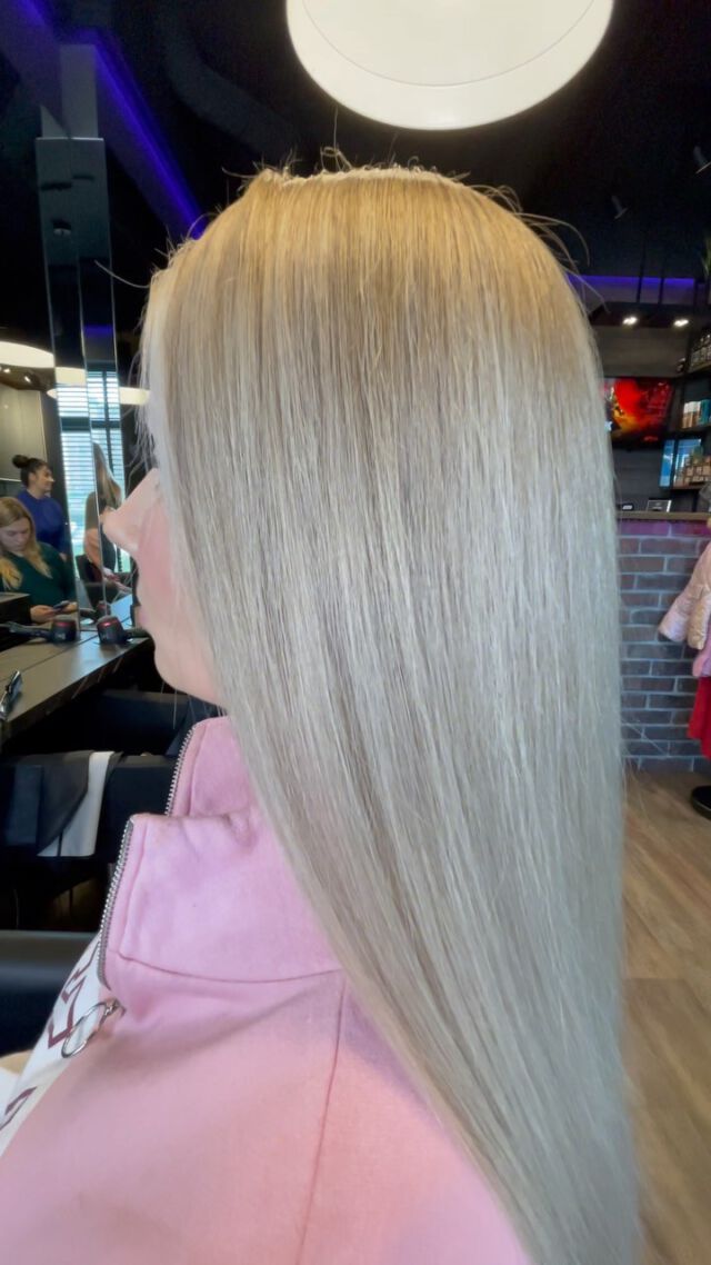 Stylistka Julia 🤩👍
#fryzjerpoznan #fryzjerpoznań #blondwłosy #piątkowo #stylizacjawlosow