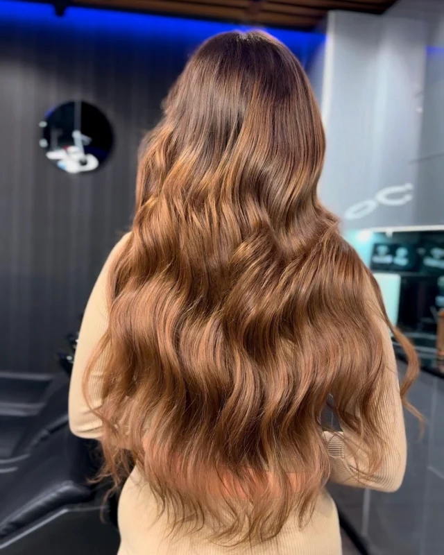 Marzysz o&nbsp;długich, gęstych i&nbsp;zdrowo wyglądających włosach? 🤩

 Bio Taśmy – 170g włosów o&nbsp;długości 65 cm, aby uzyskać efekt pięknych, długich i&nbsp;pełnych objętości włosów. ✨

Każda metamorfoza to&nbsp;indywidualne podejście i&nbsp;precyzyjny dobór włosów, które nie&nbsp;tylko&nbsp;spełnią oczekiwania, ale&nbsp;także zapewnią komfort noszenia i&nbsp;naturalny wygląd.

Spektakularna długość, zachwycająca gęstość i&nbsp;zdrowy blask – a&nbsp;wszystko to&nbsp;w&nbsp;sposób delikatny i&nbsp;bezpieczny dla naturalnych włosów 🥰👍

BIO TAŚMY ❤️
✔️ Bezpieczna i&nbsp;delikatna metoda – nie&nbsp;obciąża i&nbsp;nie&nbsp;niszczy naturalnych włosów
✔️ Naturalny efekt – włosy pięknie się blendują i&nbsp;wyglądają jak własne
✔️ Długość i&nbsp;objętość bez&nbsp;kompromisów – idealne rozwiązanie dla każdej kobiety, która chce dodać swoim włosom efekt WOW

Zadbaj o&nbsp;swoją fryzurę i&nbsp;poczuj się pięknie! 💖 
 
Jeśli marzysz o&nbsp;podobnej przemianie – napisz do&nbsp;Nas!

#salonfryzjerski #biotasmy #biotaśmy #poznań #przedłużaniewłosów #przedłużanewłosy #metamorfozawłosów