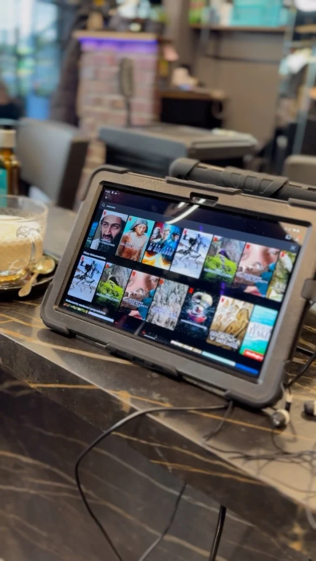 Zrelaksuj się w&nbsp;naszym salonie 🤩
Metamorfoza dla Twoich&nbsp;włosów = odpoczynek dla Ciebie 💆🏻‍♀️ 
Podczas zabiegów u&nbsp;Nas oglądasz Netflix i&nbsp;pijesz pyszną kawę ☺️🫶 

#salonfryzjerski #salonfryzjerskipoznań #strefarelaksu #relaksufryzjera #przedłużaniewłosów #biotaśmy #biotape #pięknewłosy #dlugiewlosy #poznań #fryzjerpoznan #blondwłosy #baleyage #gęstewłosy