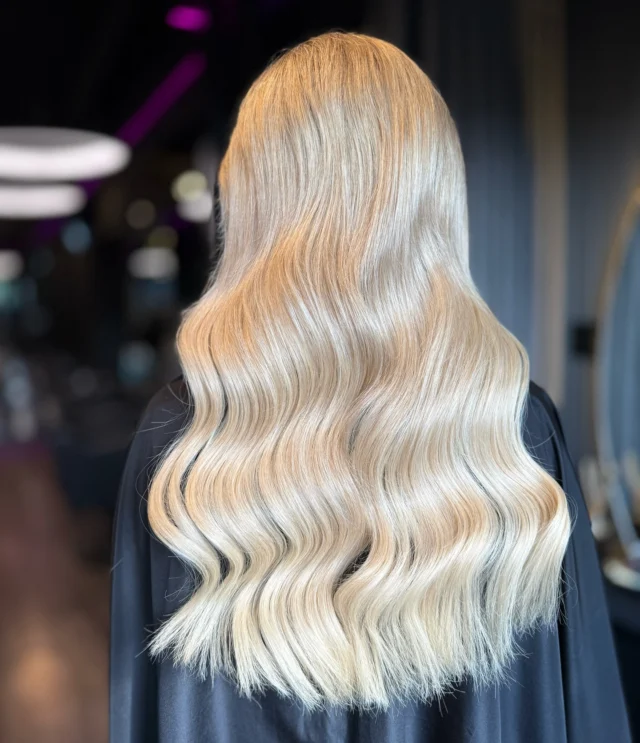 Przedłużanie włosów metodą biotaśmy – subtelnie i&nbsp;luksusowo 🤩 

100g włosów – miks dwóch odcieni idealnie dopasowanych do&nbsp;naturalnej bazy☺️

▪️Lekkość i&nbsp;objętość
▪️Brak widocznych łączeń
▪️Miks kolorów dla maksymalnej naturalności
▪️Indywidualne podejście

#biotape #biotaśmy #biotaśma #przedłużaniewłosów #salonfryzjerski #poznań