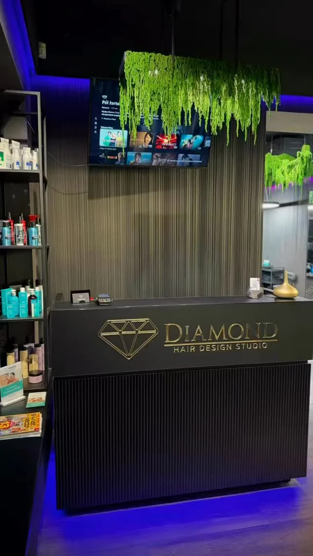 Nasza strefa damska ✨
Diamond Hair Design Studio & Barber

Komfortowa przestrzeń zaprojektowana z&nbsp;myślą o&nbsp;klientkach, które cenią jakość, wygodę i&nbsp;dopracowane detale – wygodne stanowiska i&nbsp;czas, który&nbsp;mija przy dobrej kawie i&nbsp;ulubionym serialu na&nbsp;Netflixie 💫🤩

📍 Os.&nbsp;Stefana Batorego 79a, 60-687 Poznań
📲 Rezerwacje online – Booksy (link w&nbsp;bio)
📞 514 070 068

#salonfryzjerskipoznań #salonfryzjerski #metamorfozawłosów